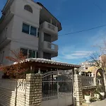 شيكا 4* ساراندا