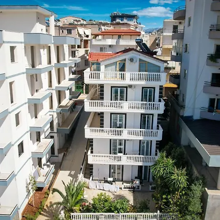 Xika Πανσιόν 4*