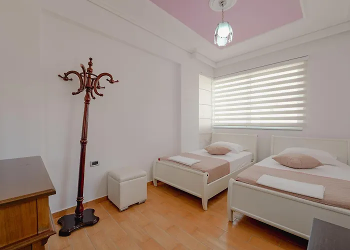 ゲストハウス Xika Sarandë