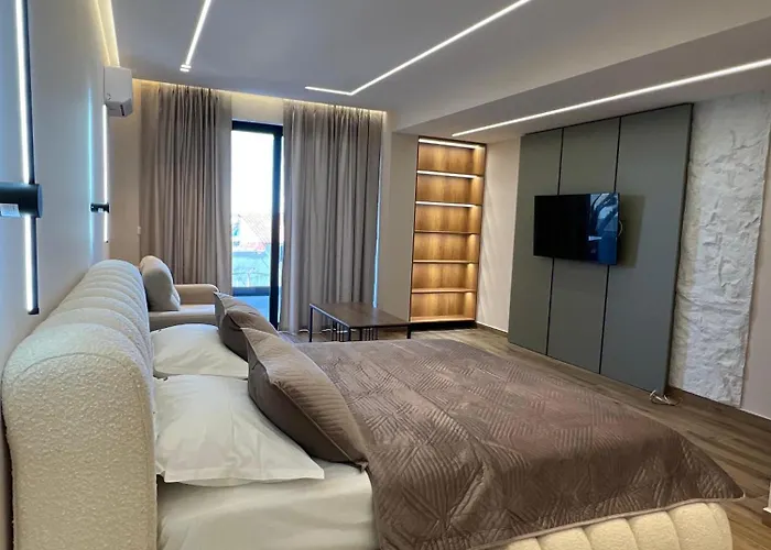 ゲストハウス Xika Sarandë
